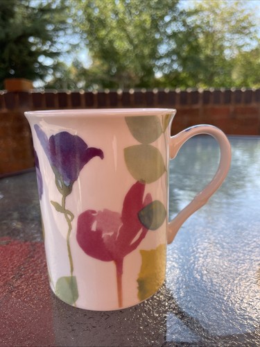 Portmeirion water garden - water, mug